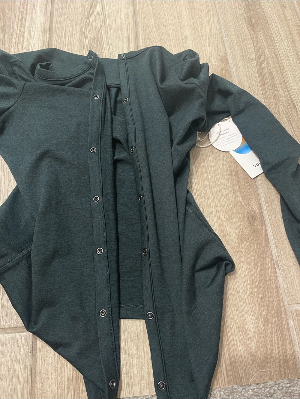 NWT Vuori Long Sleeve Halo Snap Cardigan Evergreen Heather Sz S VW1467 - Picture 7 of 10